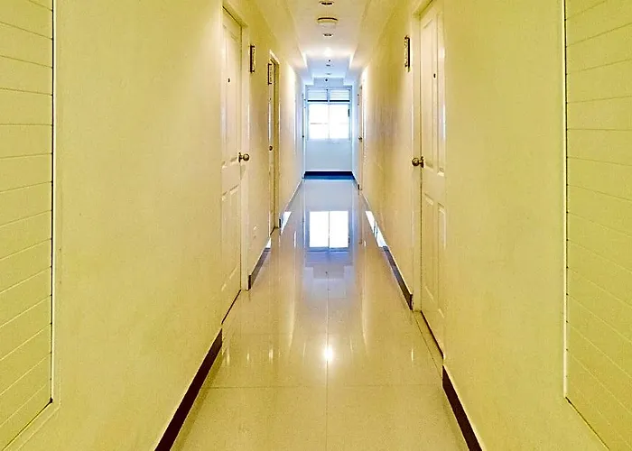 The Konnect Hotel 3*